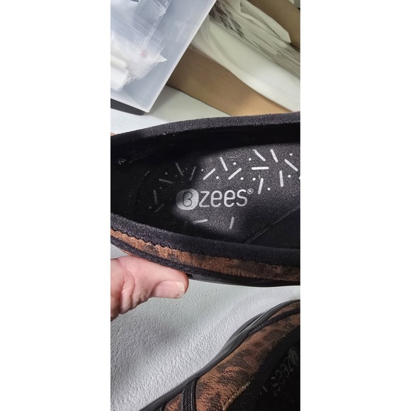 Bzees leopard Rosie Slip-On Shoes size‎ 7M - Picture 6 of 9